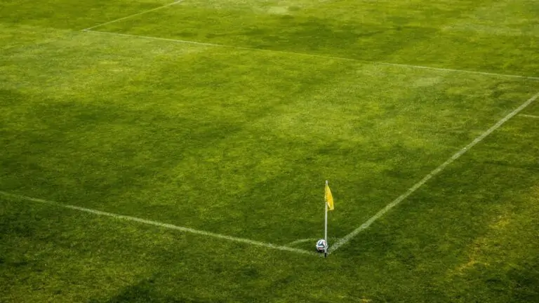 Soccer Ball-corner-flag-football-pitch-green-pixabay