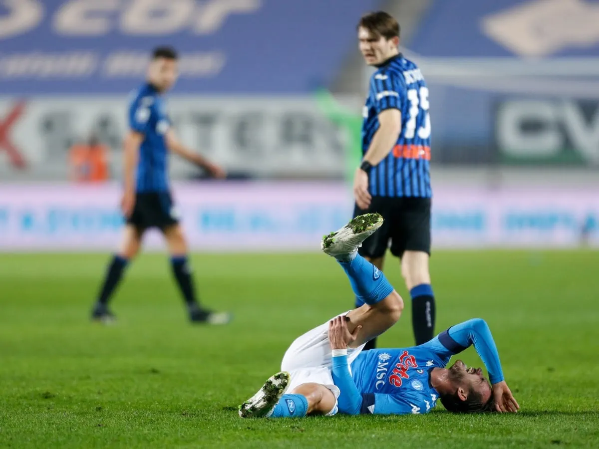 Fabian Ruiz SSC Napoli injury during Italian football Serie A match Atalanta BC vs SSC Napoli at the Gewiss Stadium in Bergamo Italy February 21 2021. ○ Soccer Blade