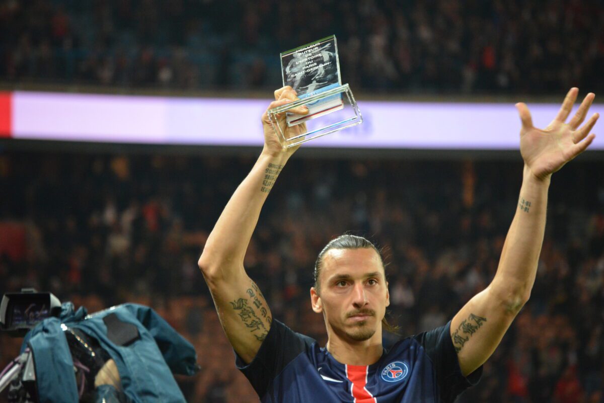 Zlatan Ibrahimovic held his top scorer trophy on the Parc des Princes field during a Ligue 1 match between Paris Saint Germain and Marseille ○ Soccer Blade