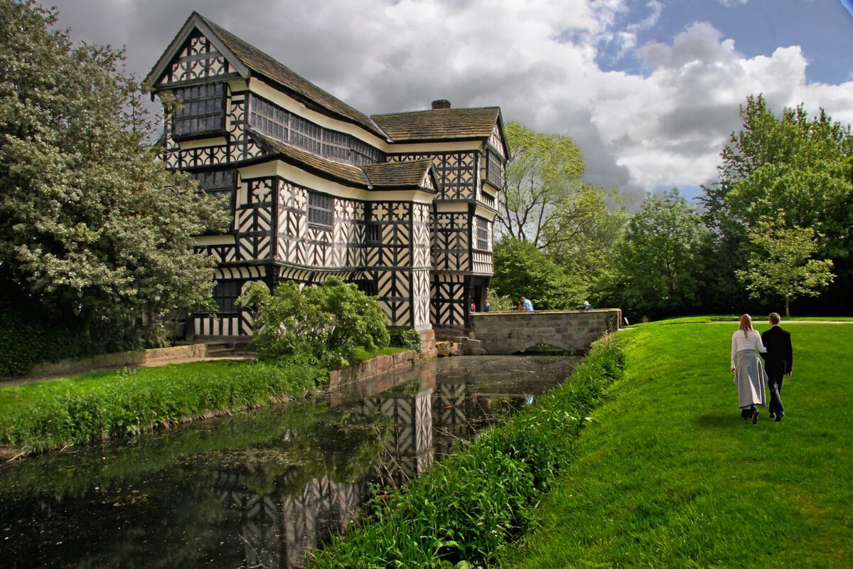 Little Moreton Hall is a fine example of a Tudor manor House in Cheshire England. ○ Soccer Blade