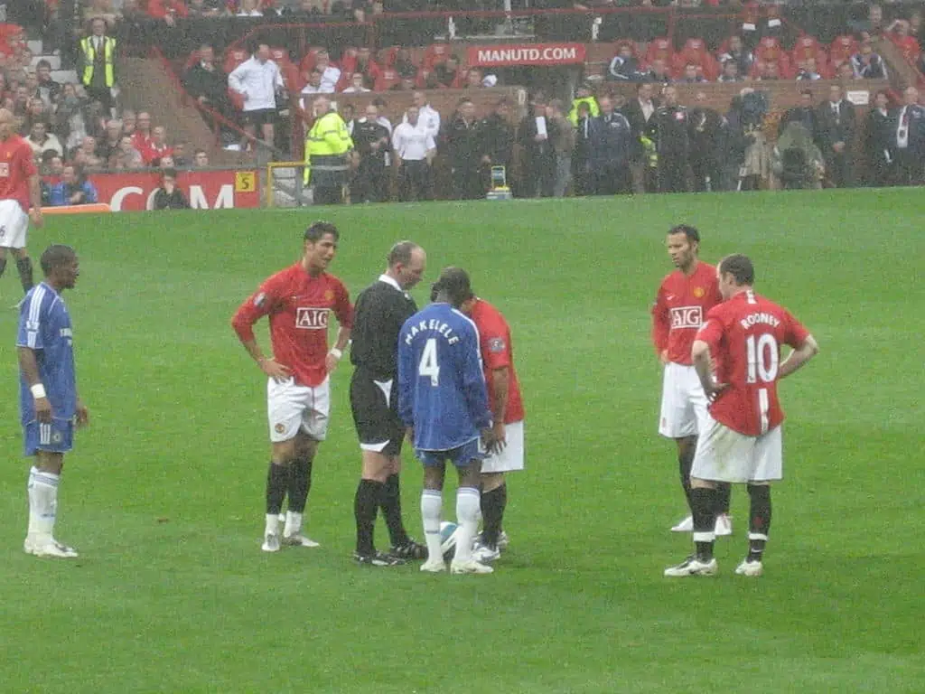 Claude Makelele from Manchester United vs Chelsea Cristiano Ronaldo Ryan Giggs and Wayne Rooney setting up for a free kick.