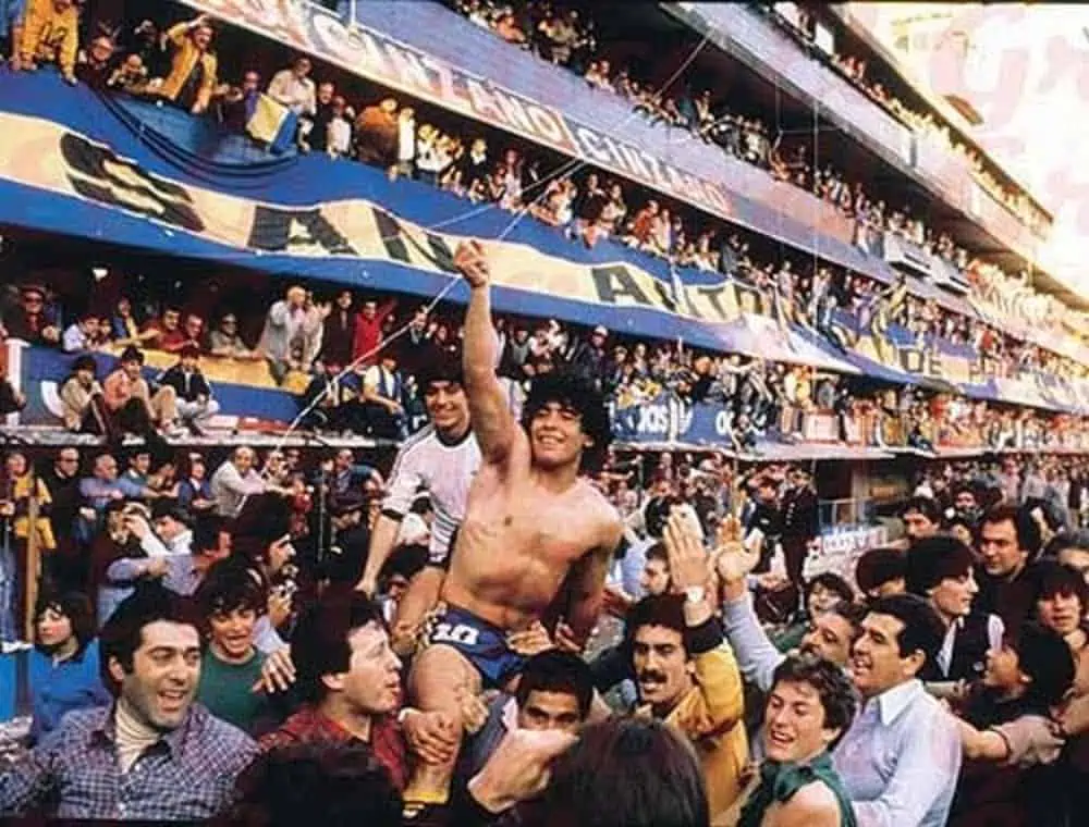 Diego Maradona celebrating obtaining the 1981 Metropolitan Tournament