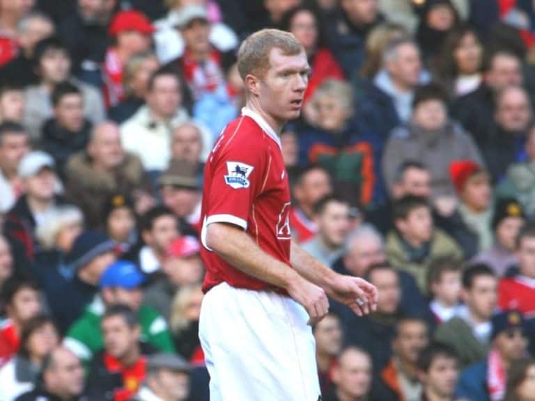 Paul Scholes Number 18 playing for Manchester United