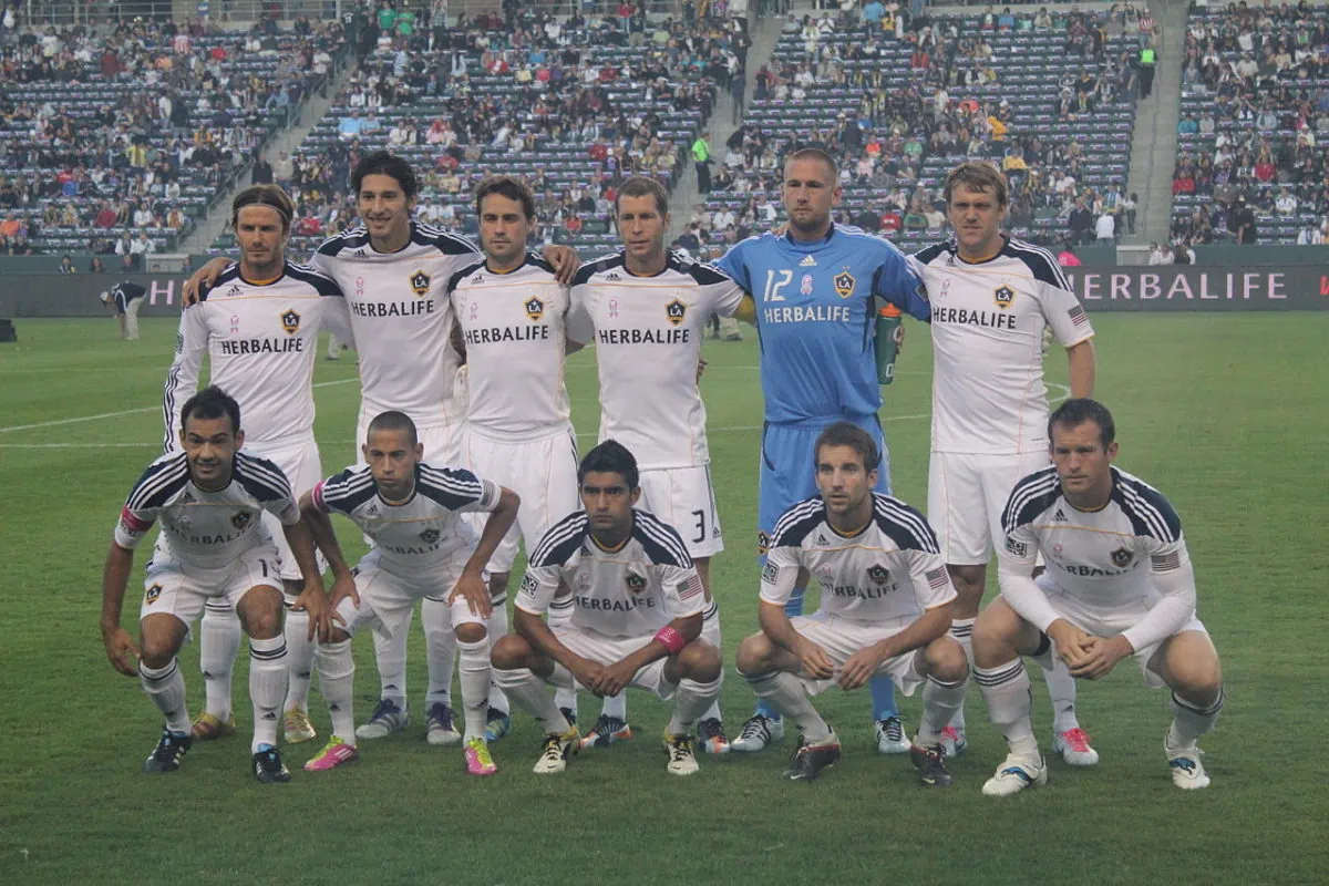 LA Galaxy Game 10 16 11 with now manager of the USMNT Gregg Berhalter standing fourth from right. ○ Soccer Blade