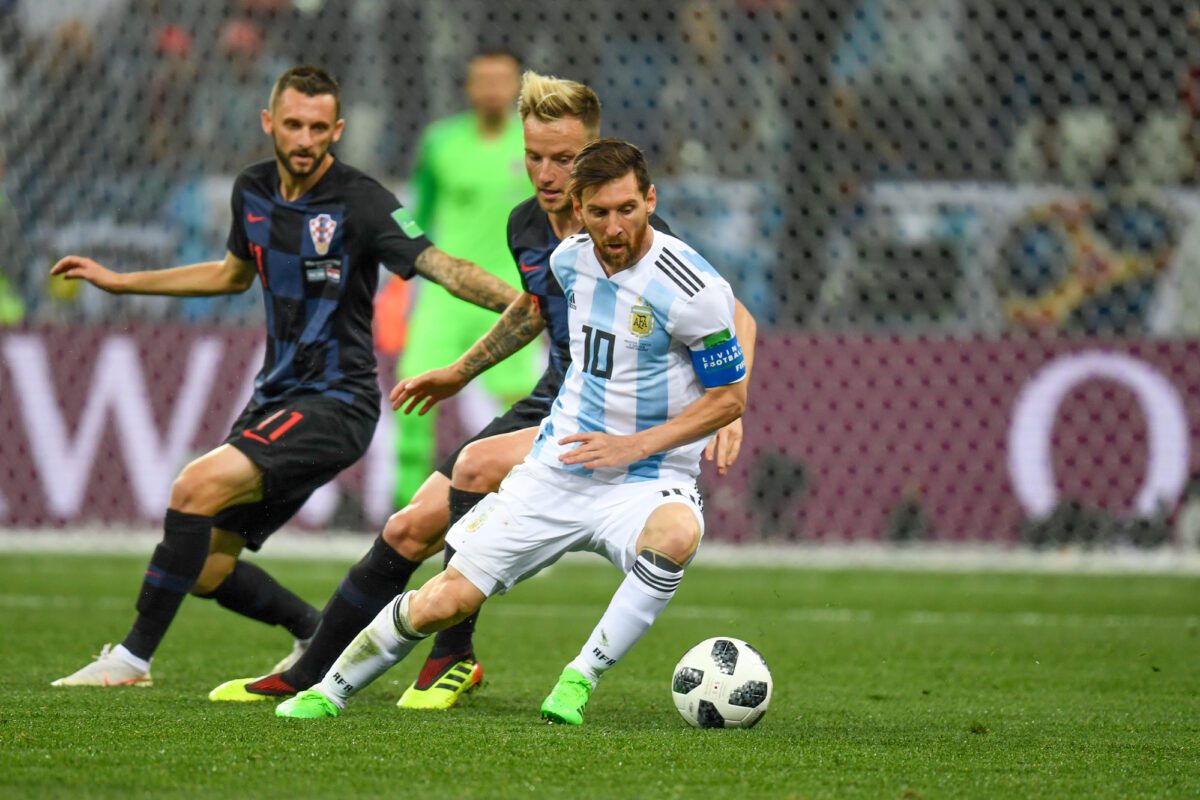 NIZHNIY NOVGOROD RUSSIA JUNE 21 Lionel Messi of Argentina controls the balld during the 2018 FIFA World Cup Russia group D match between Argentina and Croatia ○ Soccer Blade